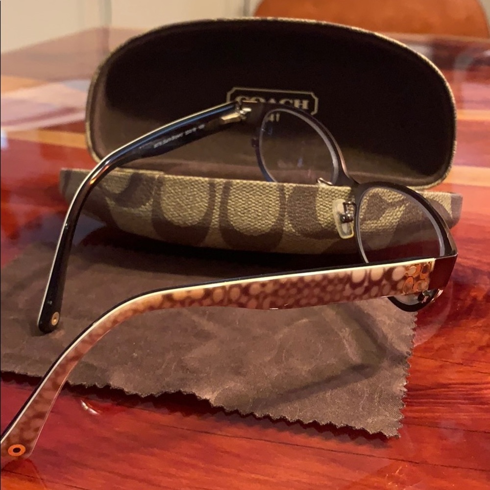 Coach frames, case and cleaning cloth